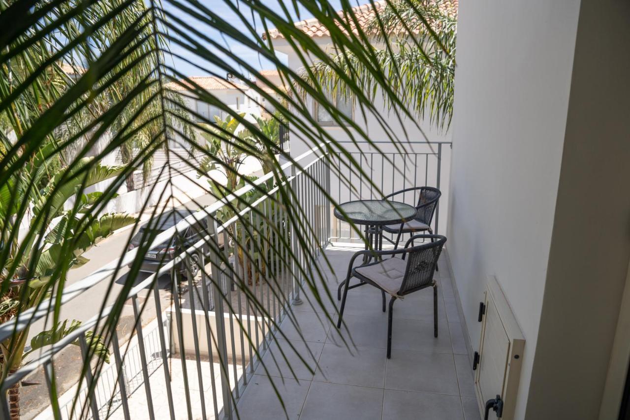 Palm Villa Ekaterina 4 bdrm Paralimni Dış mekan fotoğraf