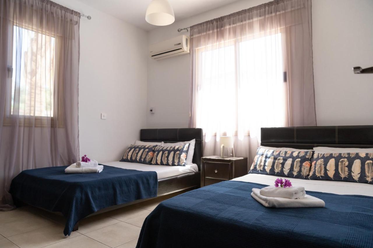 Palm Villa Ekaterina 4 bdrm Paralimni Dış mekan fotoğraf